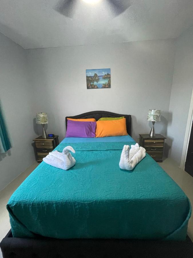Jamrock Suites Kingston Zewnętrze zdjęcie